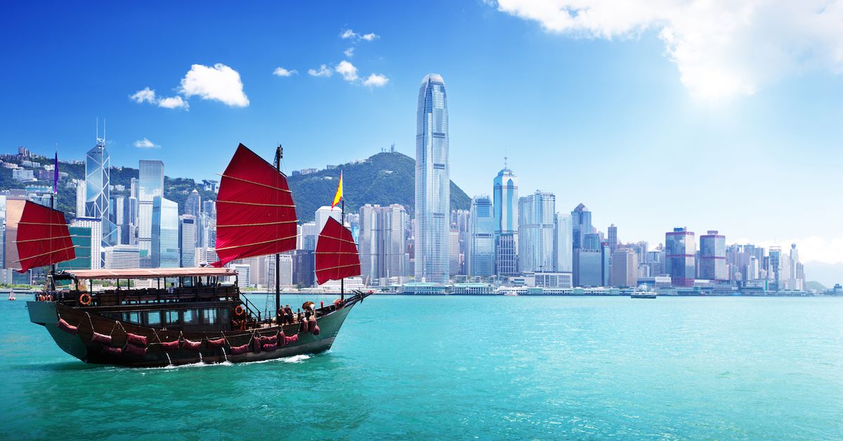 hong kongs hsbc allows customers to trade bitcoin ether etfs but thats not really news